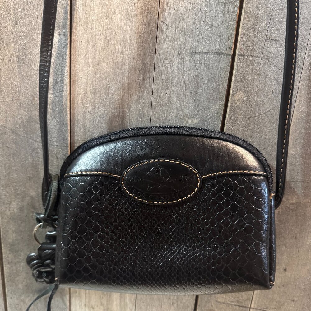 Los Cardales Black Leather Shoulder Bag with Zip Top